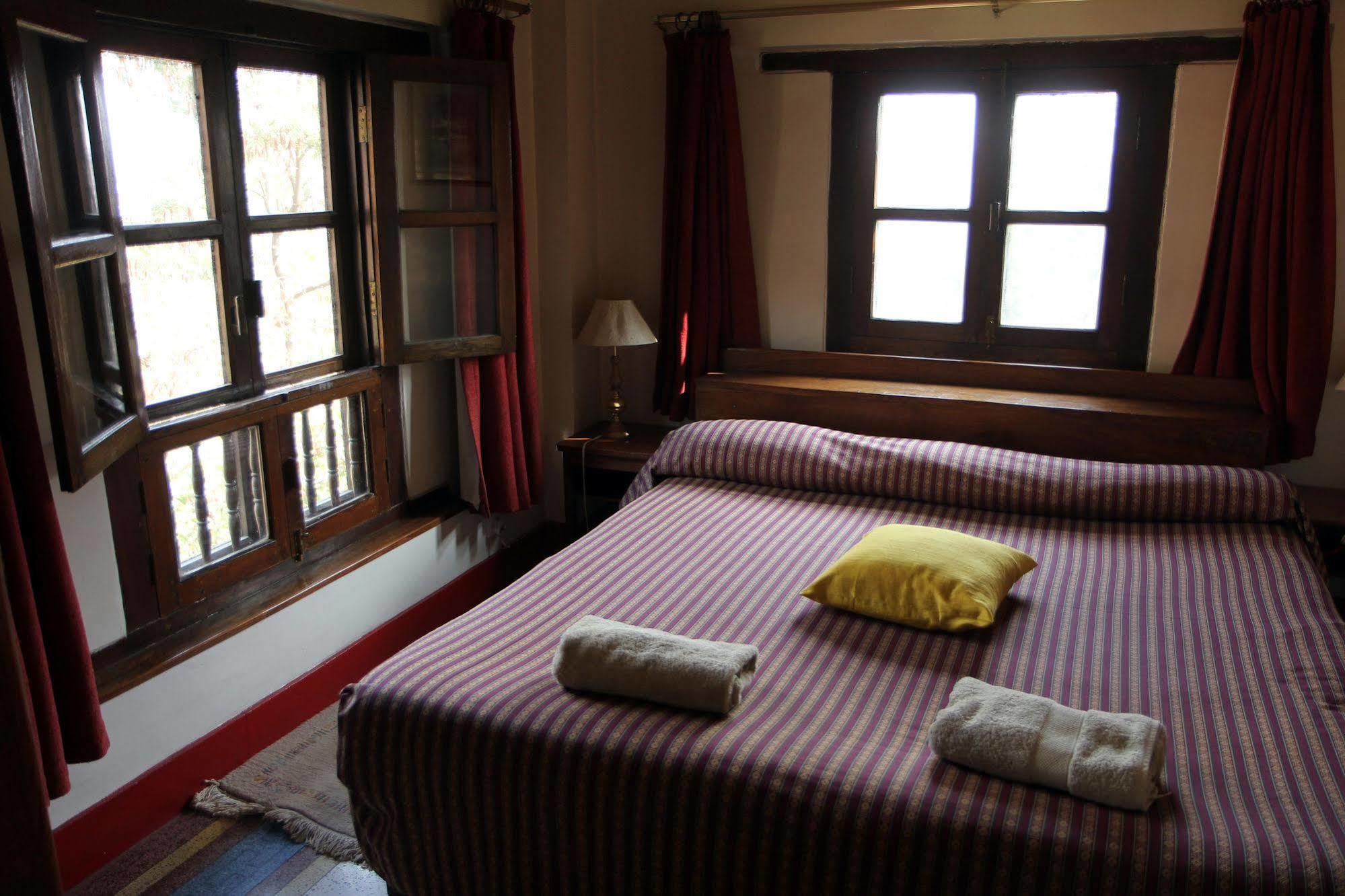 Hotel Vajra Kathmandu Esterno foto