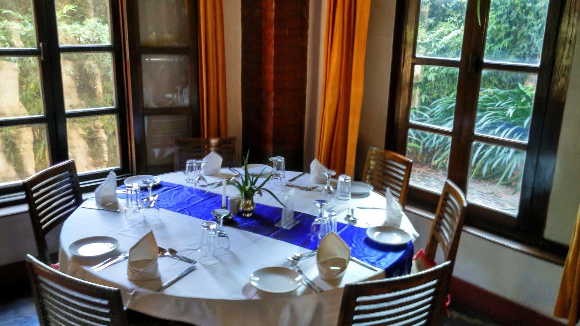 Hotel Vajra Kathmandu Esterno foto